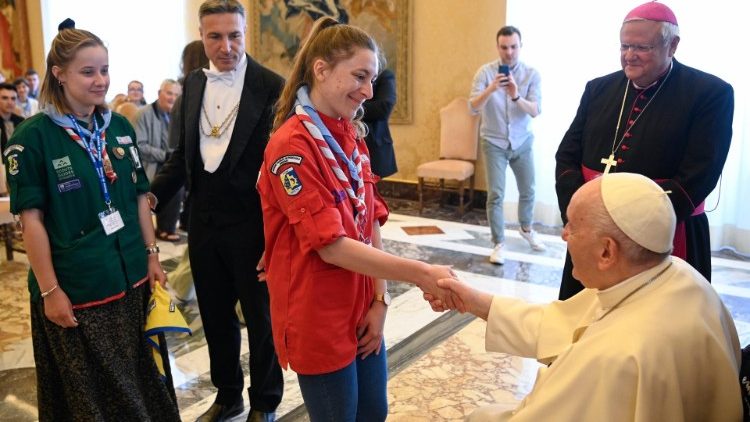Le Pape François et des jeunes du diocèse de Viviers, le 14 mai 2022