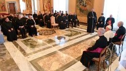 Папа Франциск на встрече с румынскими священниками-студентами (Ватикан, 2022 г.)