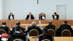 Uma imagem da audiência no processo sobre o suposto uso ilícito de fundos da Secretaria de Estado (Vatican Media)