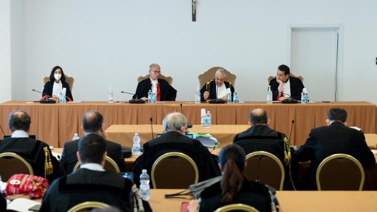 Un momento del processo in Vaticano sulla gestione dei fondi della Santa Sede