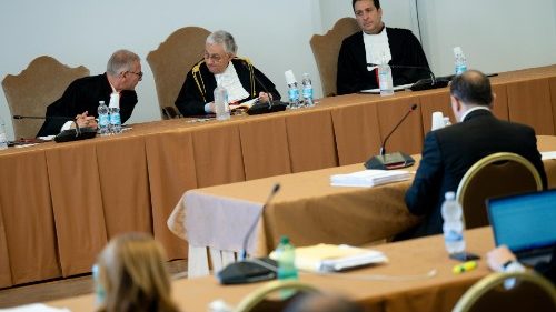 Processo vaticano, ultimo interrogatorio a Tirabassi. Al via i primi testimoni