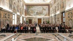 Ferenc pápa a biodiverzitás megőrzéséről szóló nemzetközi konferencia résztvevőivel a Vatikánban