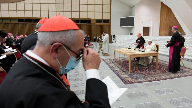El Papa se reúne con los obispos italianos en la apertura de la asamblea CEI