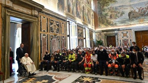 Spotkanie Papieża z delegacją Włoskiej Obrony Cywilnej