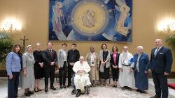 Die Vertreter des Global Solidarity Fund bei Papst Franziskus