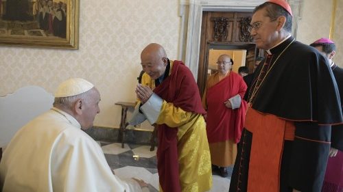 Papa na Mongólia, o culminar de decênios de encontros entre budistas e católicos