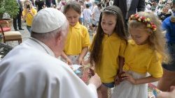 Papa Francesco con i partecipanti al "Treno dei Bambini"