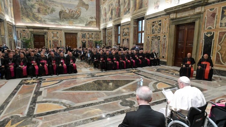 Szicília népes püspöki és papi küldöttsége a pápánál 