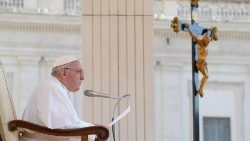 Papa Francesco lancia un nuovo appello per l'Ucraina all'Udienza generale