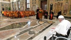 교황을 예방하는 체투폰 승가회 불교 대표단