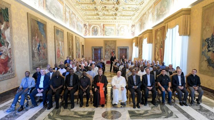 El Papa y los combonianos