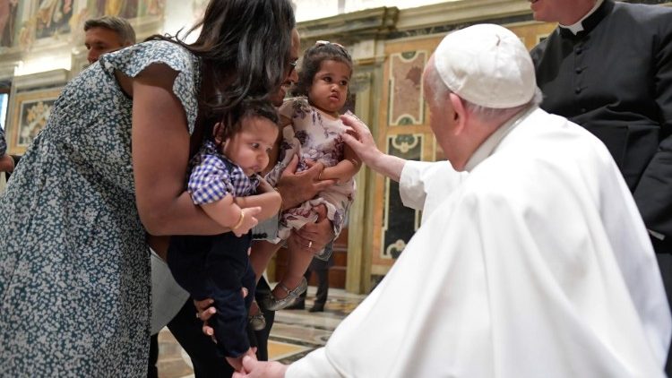Der Papst bei einer Begegnung mit syro-malabarischen Christen in Rom