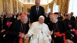 Papa Francisco com os participantes da Assembleia Plenária da Reunião das Obras para a Ajuda às Igrejas Orientais (ROACO)