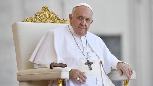 El Papa: Usar los medios digitales con sentido crítico