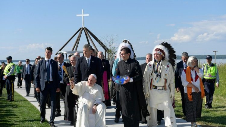 Il pellegrinaggio al lago del Papa con le popolazioni indigene canadesi