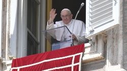 Popiežius Pranciškus sveikina maldininkus