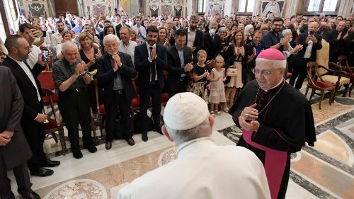Francisco encontra a Diocese de Lodi em peregrinação a Roma
