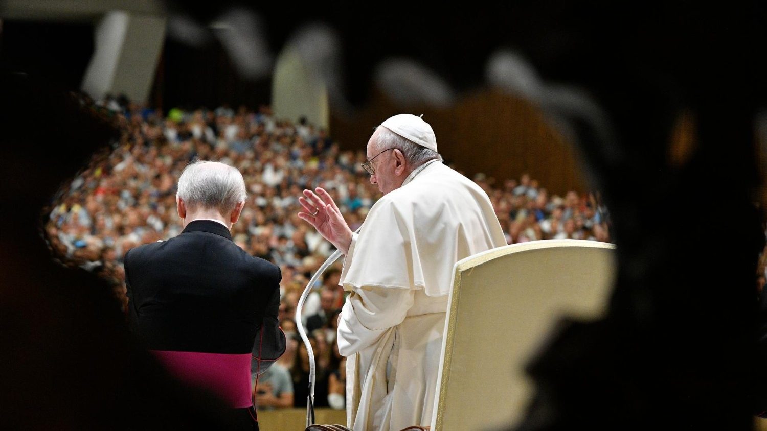 Papa: O abuso de homens e mulheres na Igreja é uma ‘monstruosidade’