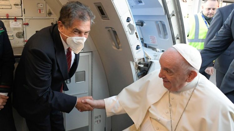 カザフスタン訪問に出発する教皇フランシスコ　2022年9月13日　ローマ・フィウミチーノ国際空港