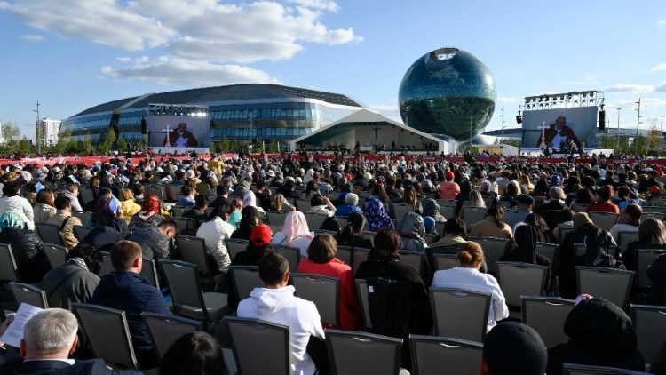 Faithful gathered for the Holy Mass presided by Pope Francis at the EXPO Grounds in Nur-Sultan 
