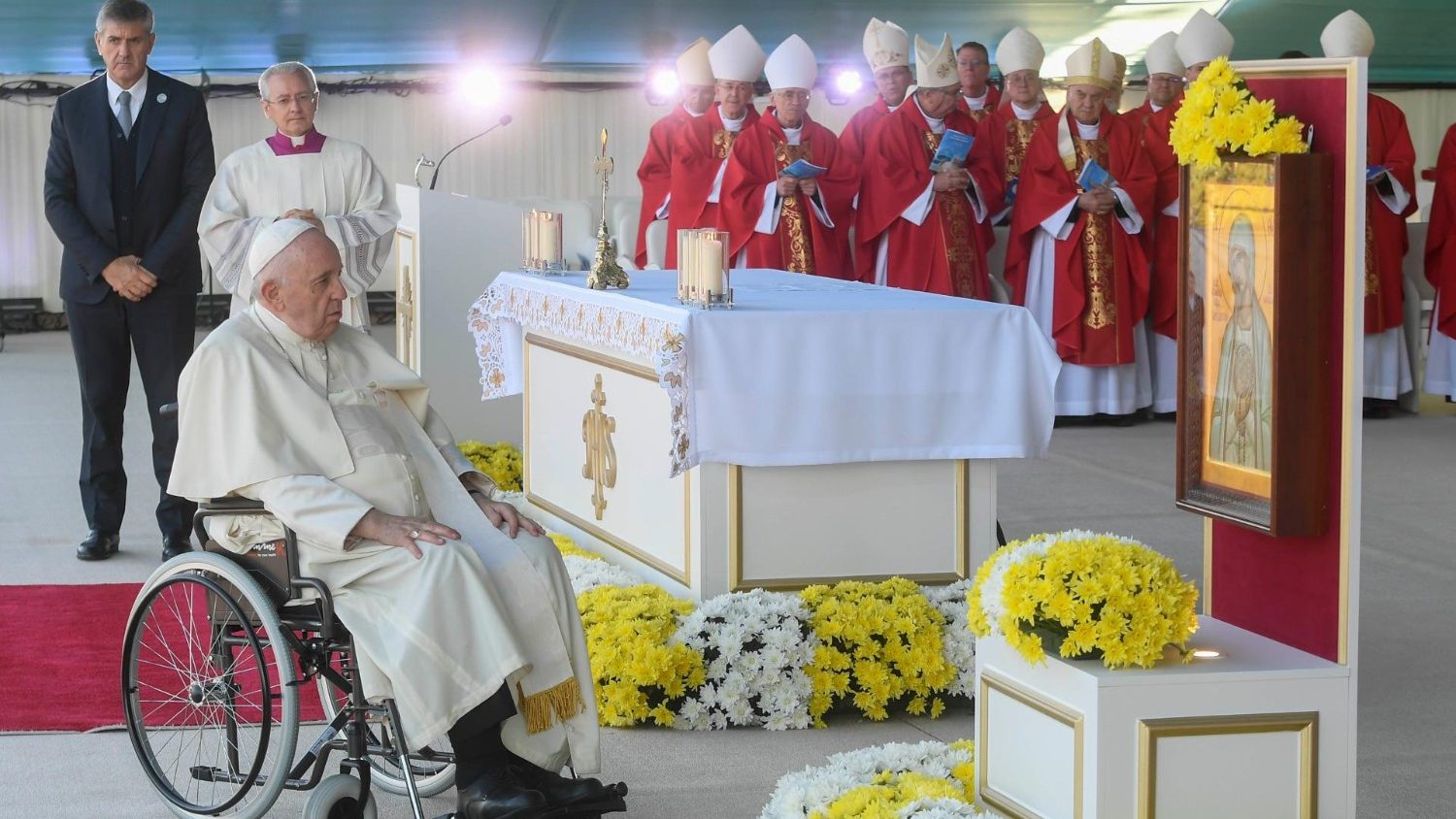 Messa del Papa in Kazakistan: “Sulla croce, Gesù ci dona un nuovo orizzonte”