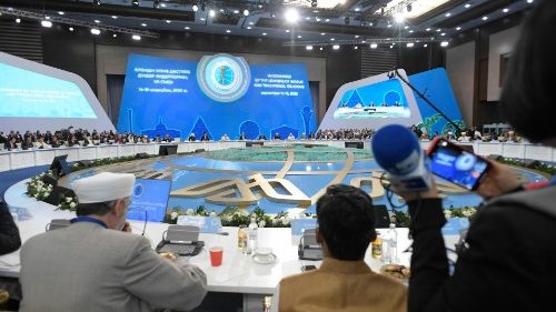  Kazajistán: Concluye Congreso de Religiones con un compromiso por la paz