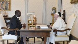 A audiência do Papa ao Presidente Alassane Ouattara (Vatican Media)
