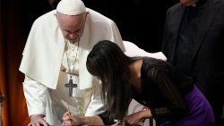 Pope Francis signs the Economy of Francesco Covenant