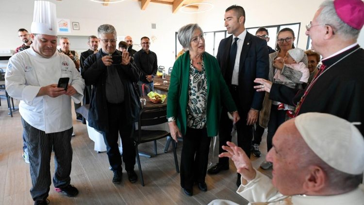
                    Pope visits Matera solidarity center, blesses new premises
                