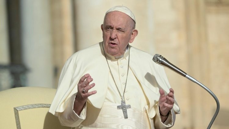 destacar trompeta Pólvora Conocerse a sí mismo para defenderse de las manipulaciones - Vatican News