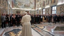 Audience du Pape François aux membres de la Fraternité des Groupes Saint Thomas d'Aquin, le 30 septembre 2022 en Salle Clémentine du Palais apostolique. 