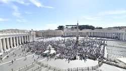 A pápa szót emelt az emberi erőszak és a katasztrófák áldozataiért    
