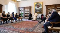  Papež Frančišek se je v petek, 7. oktobra 2022, srečal s skupino protestantskih in katoliških kaplanov, ki delajo po šolah v Romandiji v Švici