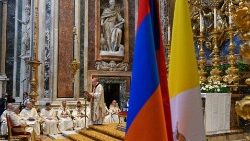 Messe pour la paix en Arménie et pour le 30e anniversaire des relations entre le Saint-Siège et l'Arménie, le 25 octobre 2022, à Sainte-Marie-Majeure.  