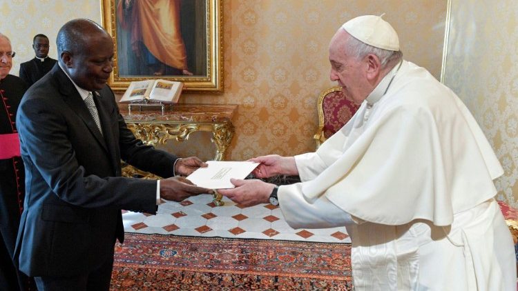 Ambassadeur de la République Démocratique du Congo et le pape François
