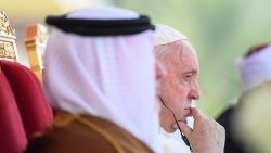 O Papa Francisco no Reino de Bahrein no Fórum 'Oriente e Ocidente em prol da coexistência humana' (Vatican Media)