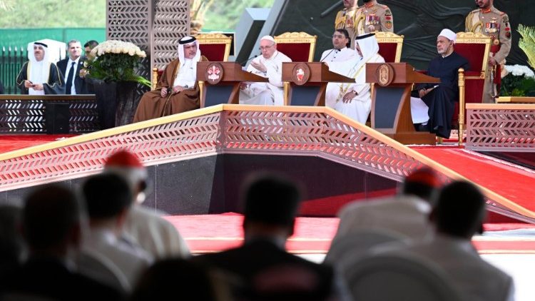 Pope at Bahrein Dialogue Forum