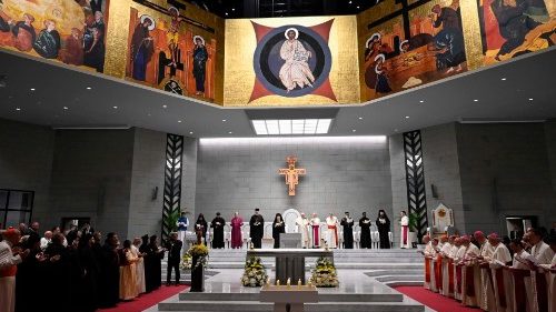 Encuentro ecuménico de oración por la paz con el Papa Francisco, el 4 de noviembre de 2022, en la Catedral de Nuestra Señora de Arabia en Awali, Baréin