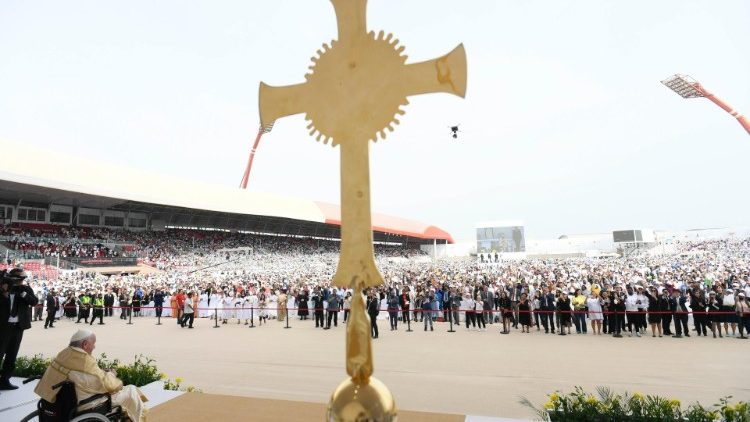 Thánh Lễ tại Bahrain trong chuyến tông du của ĐTC (5/11/2022)