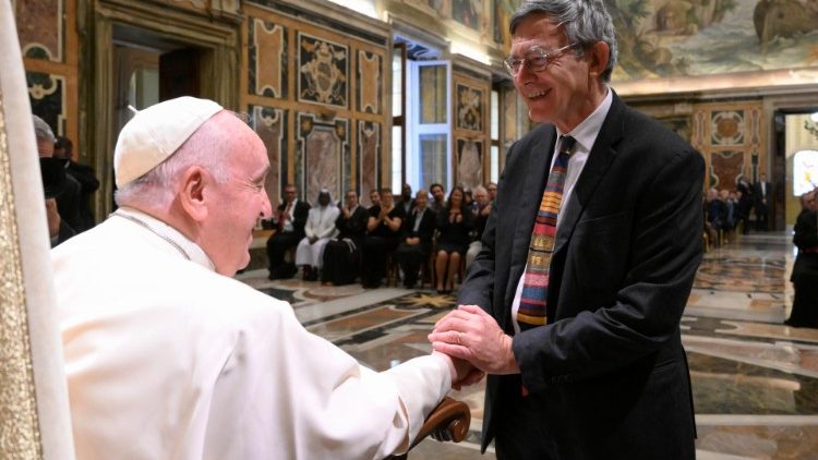 Il Papa con il prefetto Paolo Ruffini
