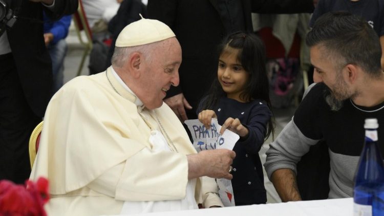 Il Papa a pranzo con i poveri per la Giornata mondiale del 2022