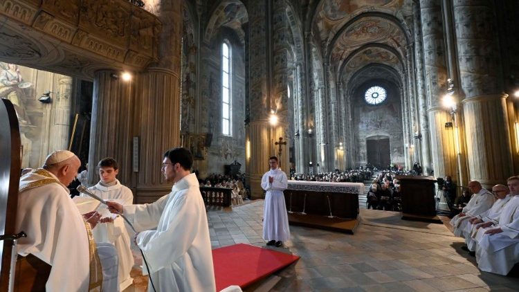 Ferenc pápa szentmisét mutatott be Asti székesegyházában Krisztus Király ünnepén
