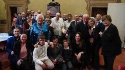 Il Papa in vescovado con tutti i familiari presenti al pranzo, per il compleanno della cugina Carla