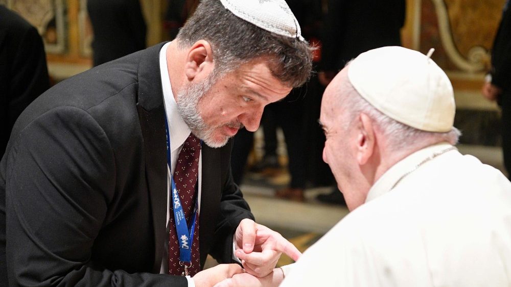 Papa com os membros do Congresso Judaico Mundial