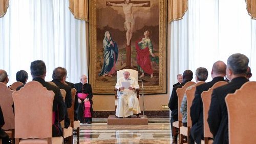 Le Pape encourage les théologiens à faire progresser la tradition
