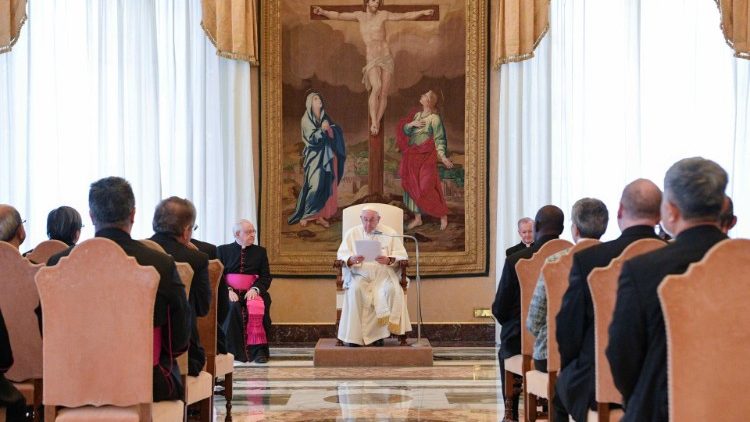 Le Pape s'adressant aux membres de la Commission théologique internationale, ce jeudi 24 novembre.