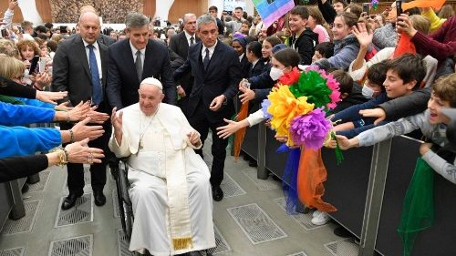 Il Papa ai giovani: sognate la pace! Ci riguarda sempre, non solo in caso di attacco nucleare