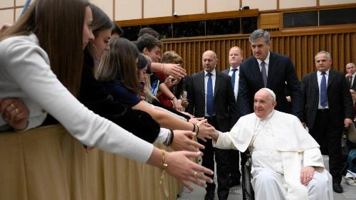 Le Pape encourage de jeunes Italiens à «rêver grand»