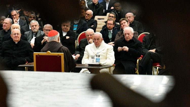El Papa en la primera predicación de Adviento
