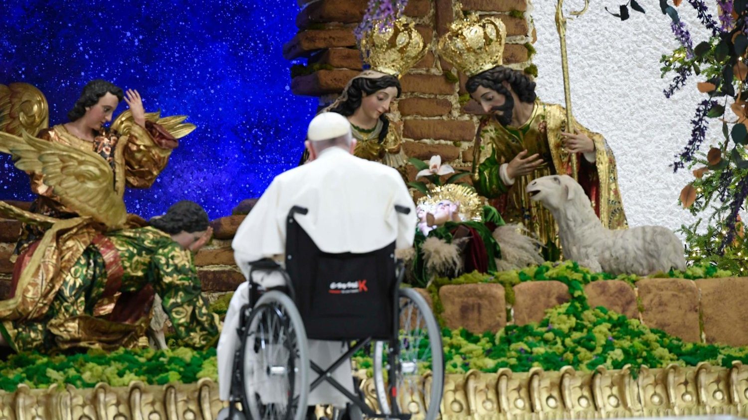Francisco: para viver o Natal, redescubramos a pequenez de Deus - Vatican  News